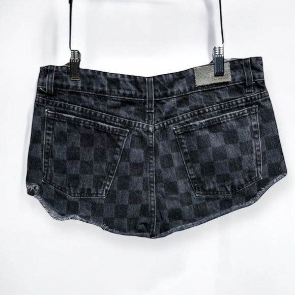 🌻Carmar Black Low Rise Lazer Check Denim Shorts Size 28 - Picture 4 of 7